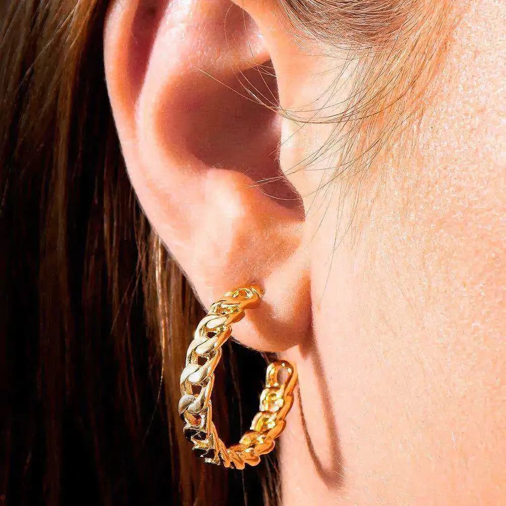 Brinco Dourado de Argola Formato Corrente Médio - imagem 2